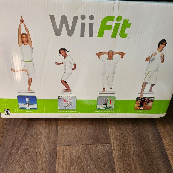 Nintendo Wii Fit Balance Board & Game Bundle - Picture 1 of 5